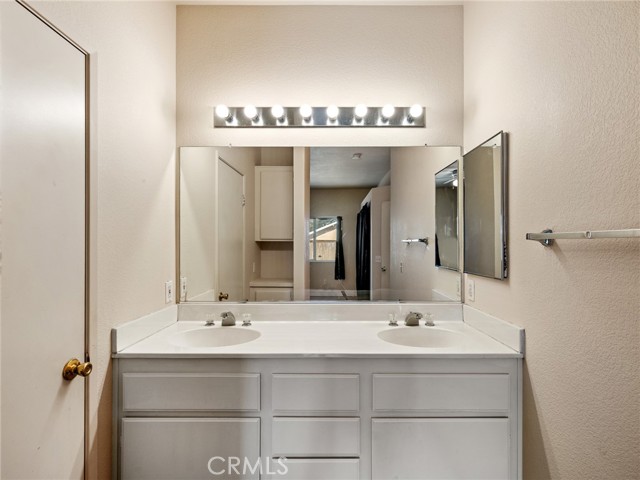 Detail Gallery Image 19 of 34 For 14621 Carob St, Victorville,  CA 92394 - 4 Beds | 3 Baths