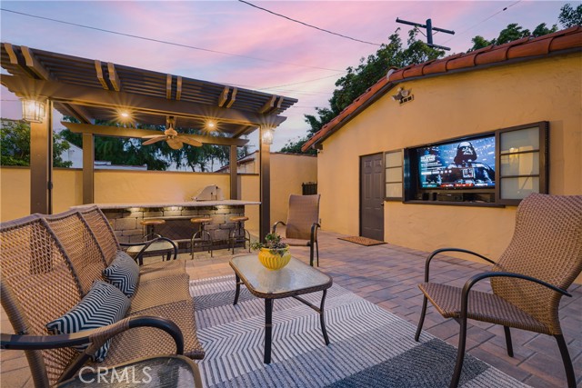 516 E Stocker Street, Glendale CA: https://media.crmls.org/medias/a205a5d5-f607-4b95-8d28-c3bf284a0c93.jpg