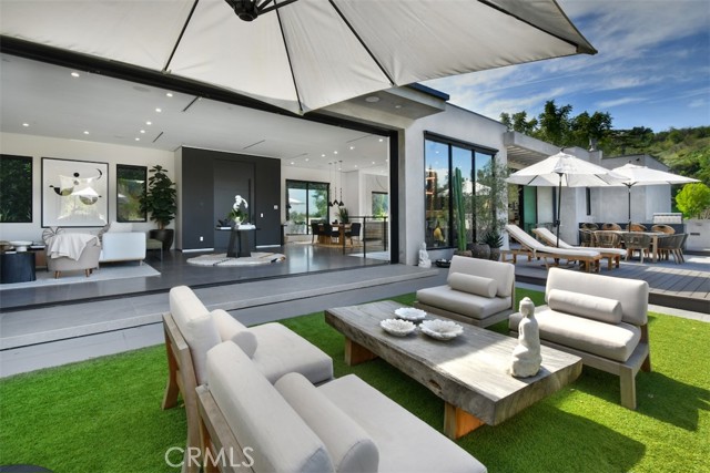 Detail Gallery Image 14 of 36 For 14753 Round Valley, Sherman Oaks,  CA 91403 - 4 Beds | 5 Baths