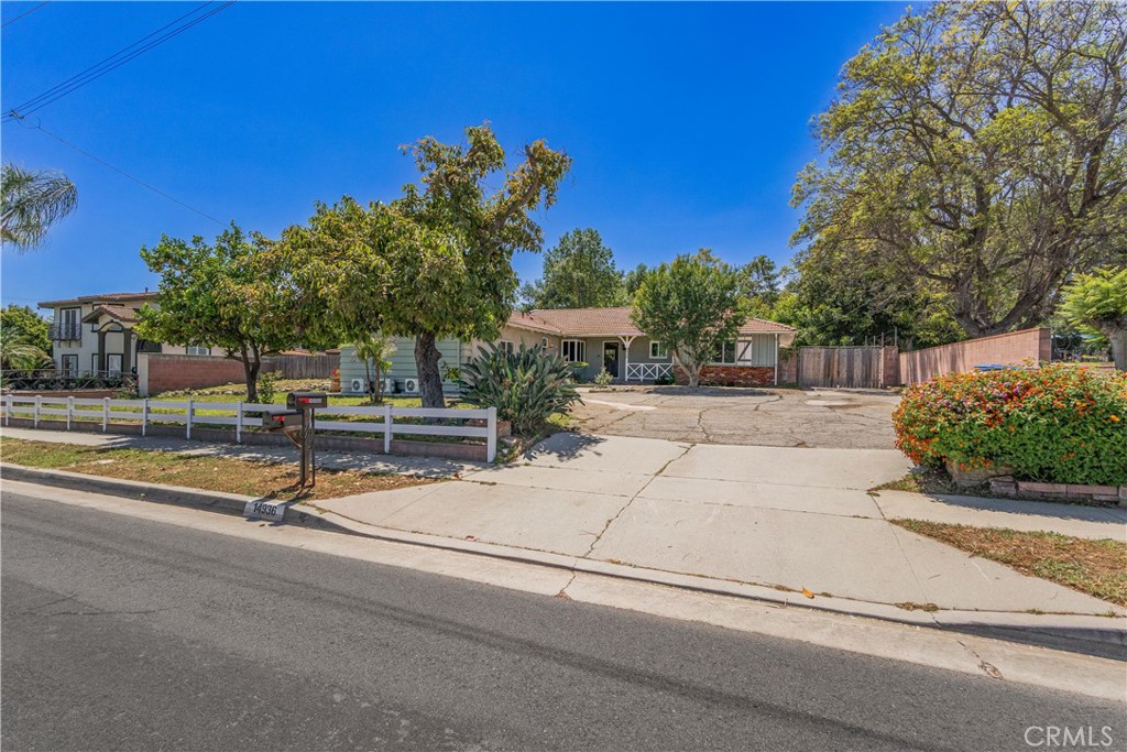 14936 Los Robles Avenue