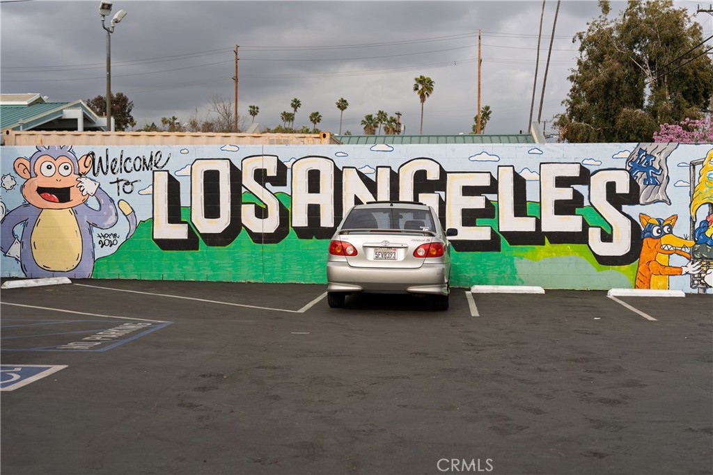 https://media.crmls.org/medias/a20682a9-e229-498b-b96b-8d31fbfe5d0d.jpg?preset=X-Large