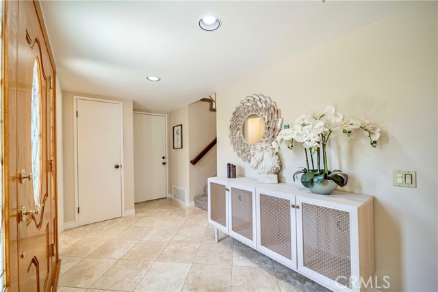 811 Oceanhill Drive, Huntington Beach CA: https://media.crmls.org/medias/a20683f7-2782-4cee-884f-dbd0611d8e04.jpg