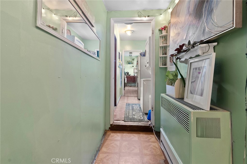 https://media.crmls.org/medias/a206e960-e02c-4efd-bbc0-35157fff5f98.jpg?preset=X-Large