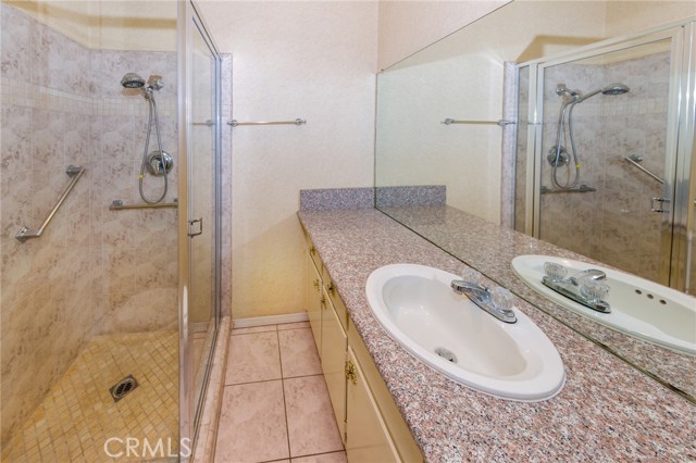 Detail Gallery Image 9 of 17 For 5414 Newcastle Ave #52,  Encino,  CA 91316 - 2 Beds | 2 Baths