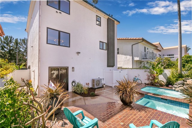 4651 Los Patos Avenue, Huntington Beach CA: https://media.crmls.org/medias/a207c6fe-4dbd-4665-ab82-b6fd9d9c0813.jpg