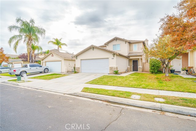 Detail Gallery Image 2 of 52 For 11964 Greenbluff Way, Yucaipa,  CA 92399 - 5 Beds | 3 Baths