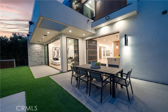 Detail Gallery Image 28 of 52 For 4634 Cedros Ave, Sherman Oaks,  CA 91403 - 4 Beds | 5/1 Baths