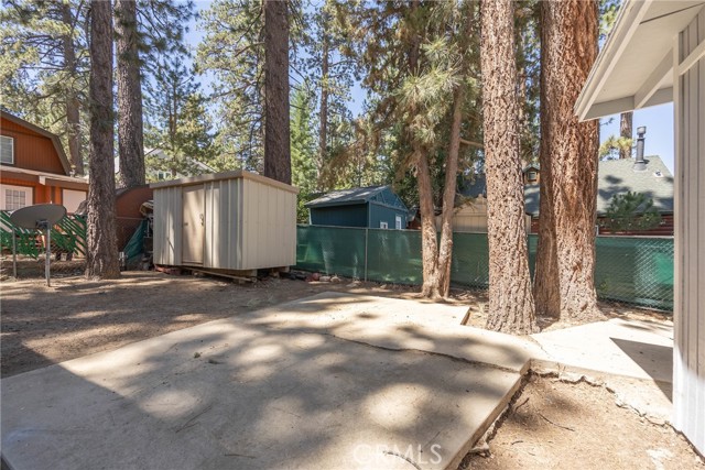 42641 Falcon Avenue, Big Bear Lake CA: https://media.crmls.org/medias/a209b311-abf3-4a21-8993-11f8cabeae1c.jpg