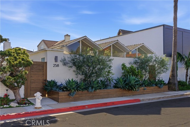 Detail Gallery Image 35 of 36 For 258 Walnut, Newport Beach,  CA 92663 - 3 Beds | 2 Baths