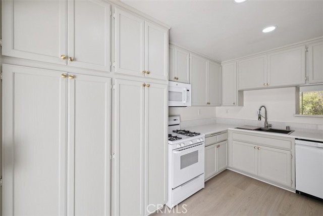 3709 Las Flores Canyon Road, Malibu CA: https://media.crmls.org/medias/a20a4068-cfdc-4275-bf98-ade6b1b15ee0.jpg