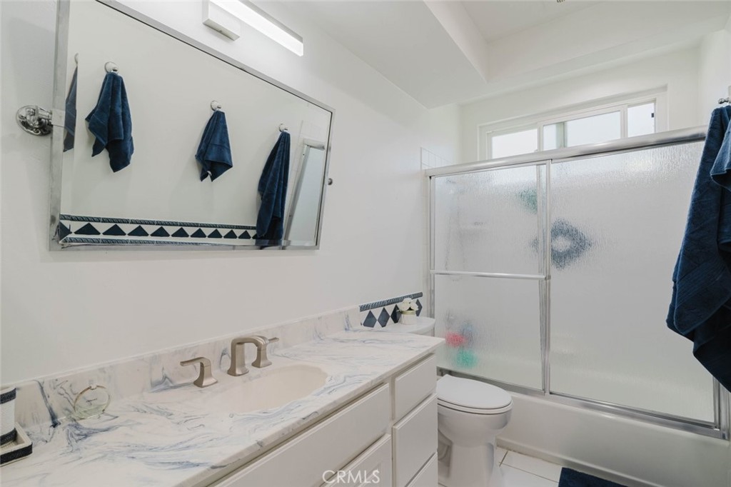 https://media.crmls.org/medias/a20da39d-dcdb-4206-beda-7c20a69363d6.jpg?preset=X-Large