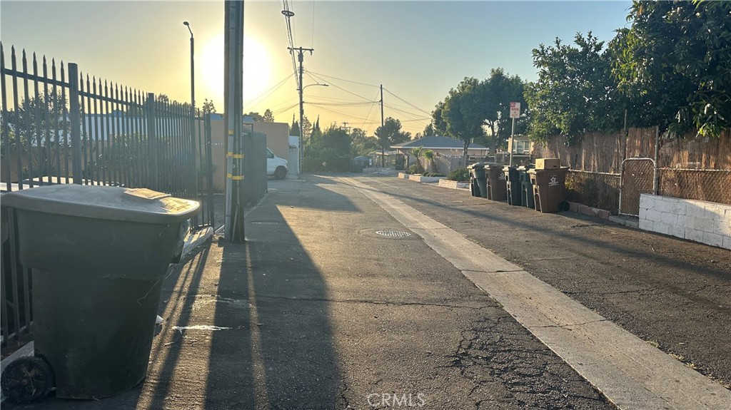 https://media.crmls.org/medias/a20db183-eee4-48d6-9af9-0d136868bc23.jpg?preset=X-Large