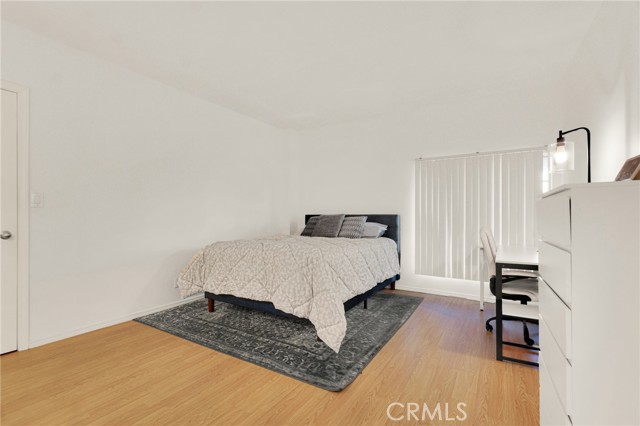 5400 Newcastle Avenue, Encino CA: https://media.crmls.org/medias/a20dd36c-3b84-4c03-b6a6-9037257afed4.jpg