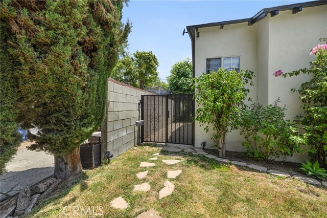 1820 N Avon Street, Burbank CA: https://media.crmls.org/medias/a20e165c-1ae0-4c6f-a5ec-888d6220af3d.jpg