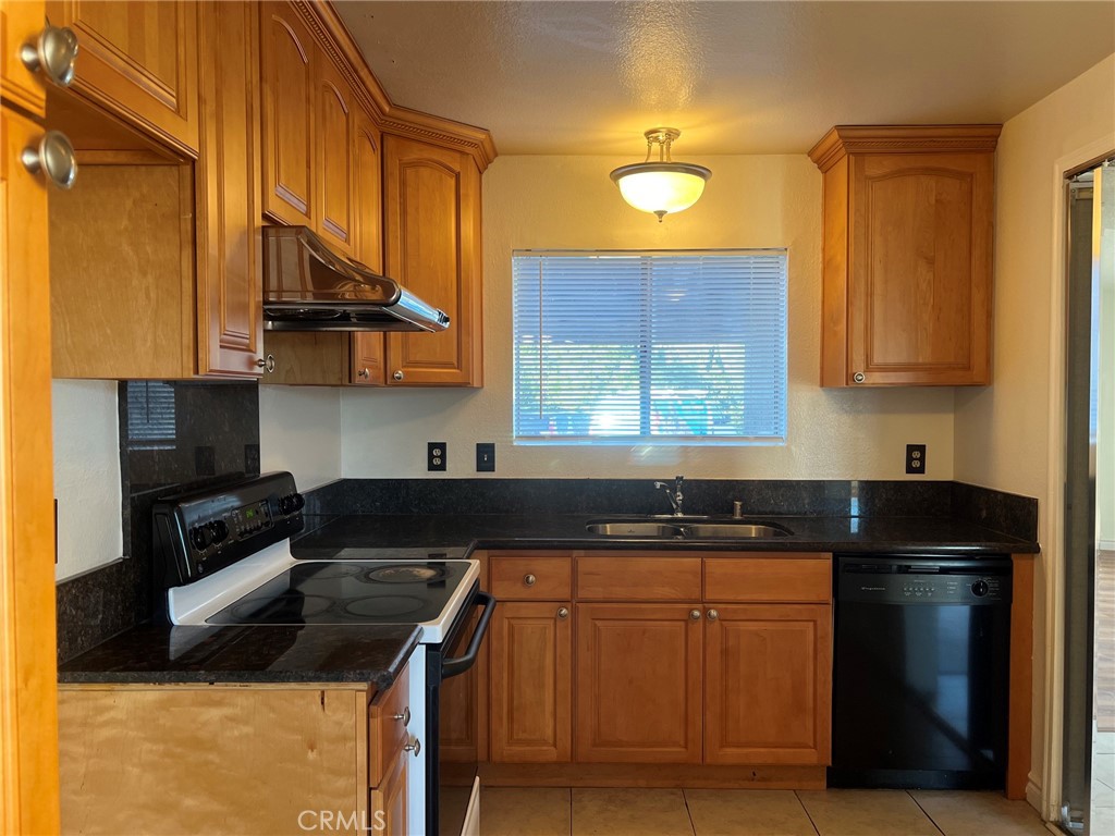 https://media.crmls.org/medias/a20e35cf-c2f0-49f4-8512-2e364b17cfdf.jpg?preset=X-Large