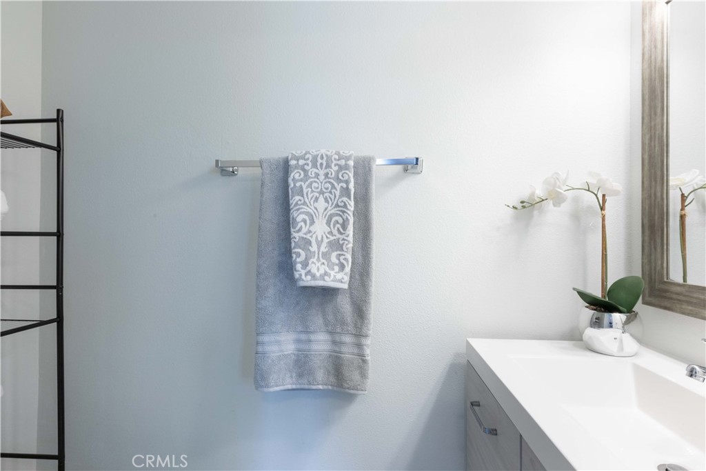 https://media.crmls.org/medias/a20f8a89-2b10-4e3d-921b-89c38926fe99.jpg?preset=X-Large