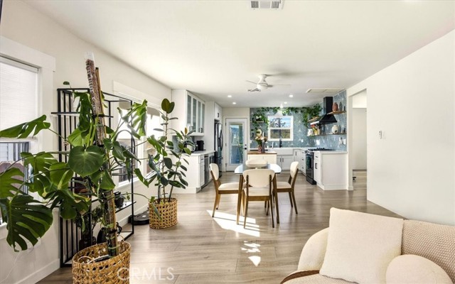 Detail Gallery Image 6 of 34 For 1395 Sunset, Pasadena,  CA 91103 - 2 Beds | 2 Baths