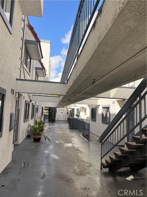 Detail Gallery Image 2 of 25 For 345 W Acacia, Glendale,  CA 91204 - 2 Beds | 2/1 Baths