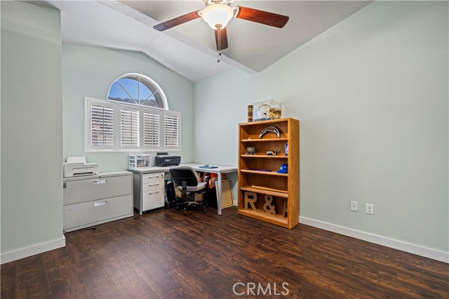 28777 Kathleen Avenue, Saugus CA: https://media.crmls.org/medias/a212a4b5-a3a8-4d4b-8deb-d295849b4d22.jpg
