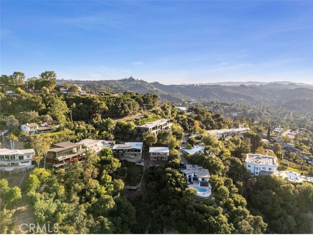 3230 Wrightwood Drive, Studio City CA: https://media.crmls.org/medias/a212c33b-b83d-4cae-b7f6-b846734141ed.jpg