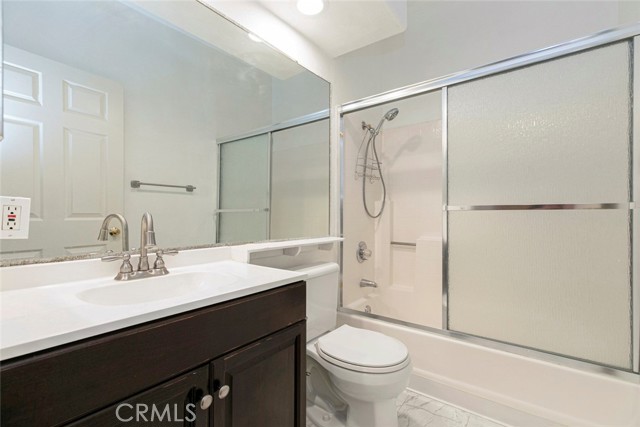 16940 Chatsworth Street, Granada Hills CA: https://media.crmls.org/medias/a2134902-2a2c-4652-b6f5-3e7c6b32f8f8.jpg