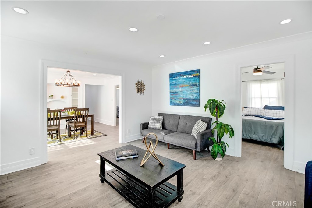 MLS #DW25156025 img 2