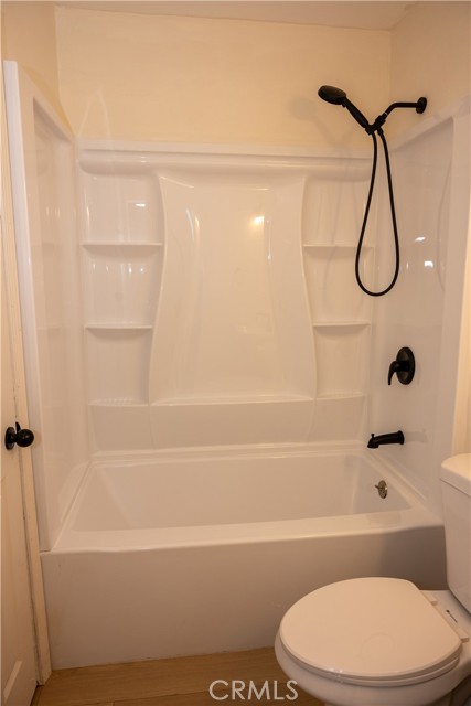 17221 Clark Avenue, Bellflower CA: https://media.crmls.org/medias/a213bc59-2bb6-4282-8cd4-114ac5020165.jpg