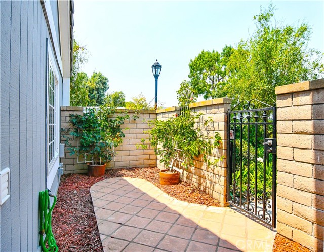16178 Bimini Lane, Huntington Beach CA: https://media.crmls.org/medias/a213bc82-6a66-46e9-8bb1-65c758365350.jpg