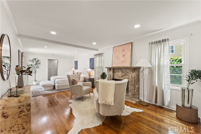 Detail Gallery Image 22 of 43 For 4428 Saugus Ave, Sherman Oaks,  CA 91403 - 4 Beds | 4 Baths
