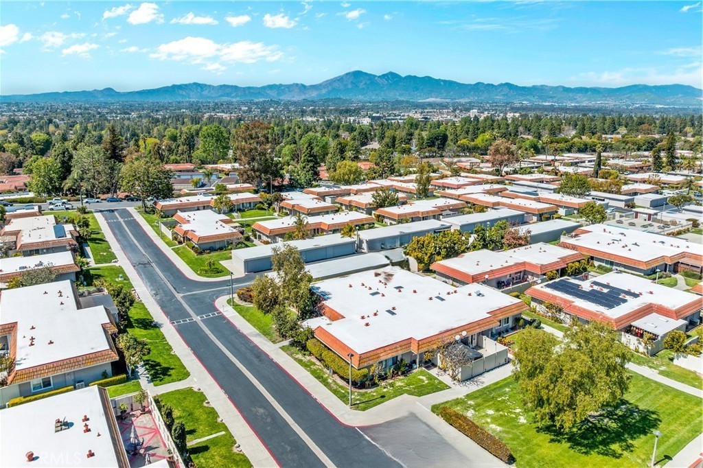 https://media.crmls.org/medias/a21485f1-6b46-4d42-b25c-2b1aa7281b2d.jpg?preset=X-Large