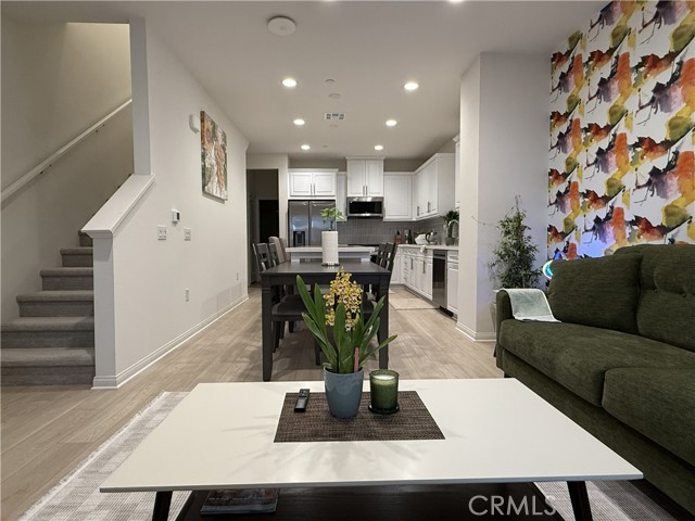 Detail Gallery Image 20 of 74 For 243 S Sand Palm Dr, Anaheim,  CA 92802 - 3 Beds | 3 Baths