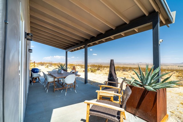 Detail Gallery Image 5 of 35 For 7250 Lawrence Ave, Joshua Tree,  CA 92252 - 2 Beds | 2 Baths