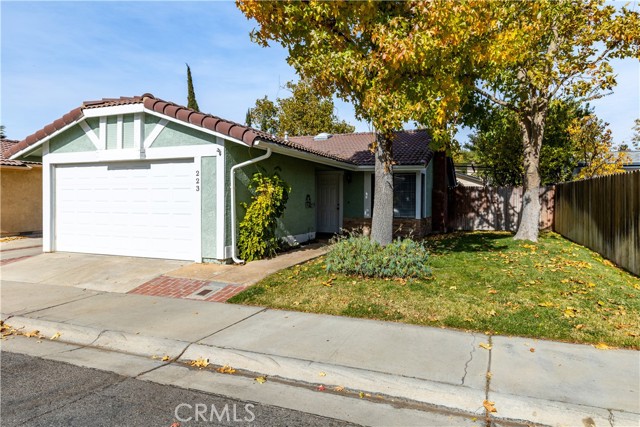 Detail Gallery Image 3 of 36 For 223 Oak Meadow Ln, Paso Robles,  CA 93446 - 2 Beds | 2 Baths