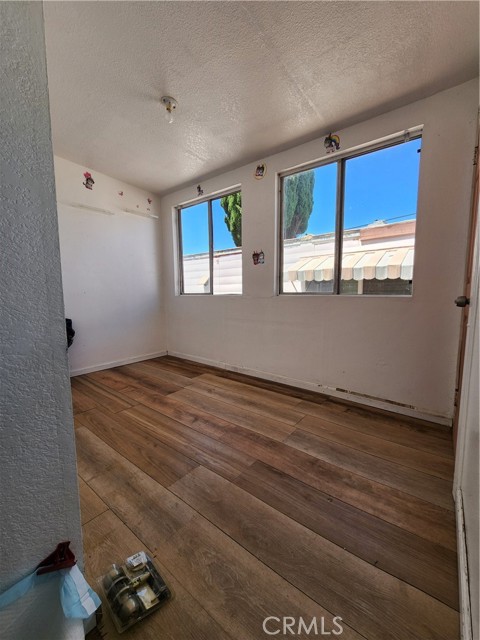 Detail Gallery Image 5 of 9 For 2767 W. 1st Street #35,  Santa Ana,  CA 92703 - 2 Beds | 1 Baths