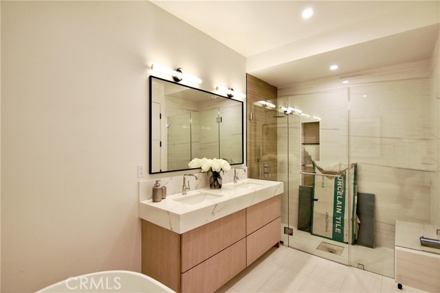 Detail Gallery Image 13 of 16 For 189 S Allen Ave #2,  Pasadena,  CA 91106 - 4 Beds | 3/1 Baths