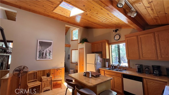 Detail Gallery Image 7 of 46 For 33478 Angeles Dr, Green Valley Lake,  CA 92341 - 2 Beds | 2 Baths