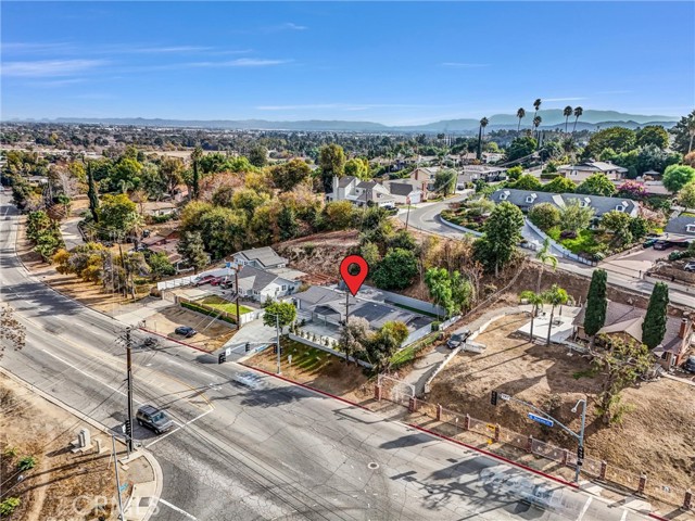 2975 Riverside Drive, Chino CA: https://media.crmls.org/medias/a2191669-5202-45e8-9505-c36c7619817d.jpg