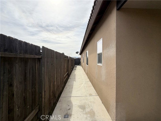 Detail Gallery Image 14 of 17 For 600 Vancluse Bay Dr, Bakersfield,  CA 93307 - 3 Beds | 2 Baths