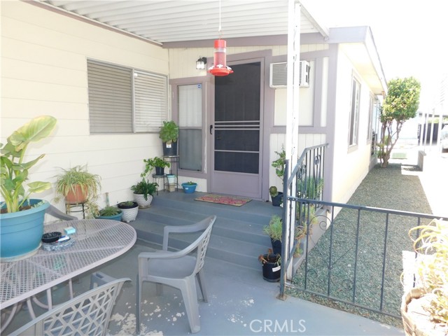 2200 W Wilson Street, Banning CA: https://media.crmls.org/medias/a219dd9b-5b1c-475d-b6ec-0a9242574e69.jpg