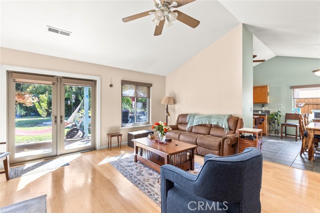 Detail Gallery Image 2 of 24 For 1702 Jetta Ct, Chico,  CA 96926 - 3 Beds | 2 Baths