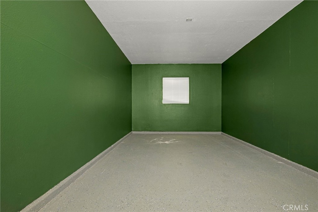https://media.crmls.org/medias/a21a2639-8575-4db2-a8af-f0da94f1079b.jpg?preset=X-Large