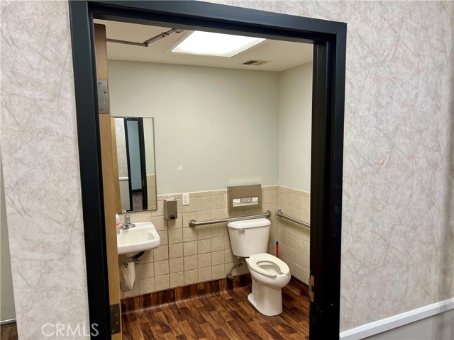 175 E 9th Street, Corona, California 92879, ,Commercial Lease,For Rent,175 E 9th Street,CRSR24049207