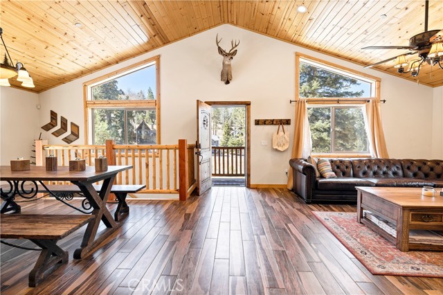 43485 Colusa Drive, Big Bear Lake CA: https://media.crmls.org/medias/a21a6828-61cb-48d1-ad56-f8fffc37b786.jpg