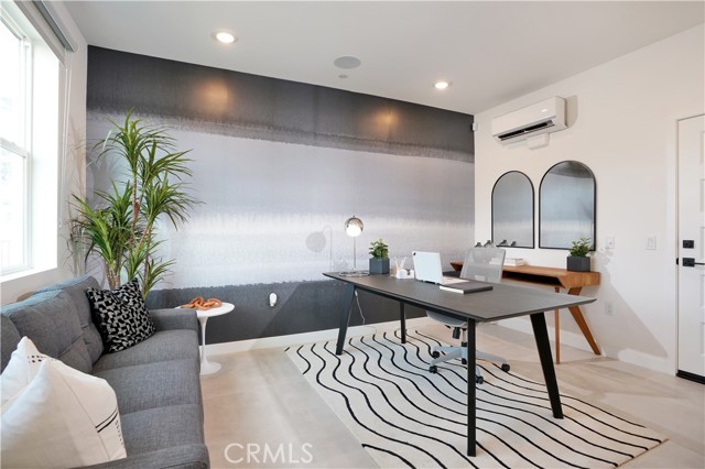 Detail Gallery Image 3 of 22 For 2317 W Broadway, Anaheim,  CA 92804 - 2 Beds | 2/2 Baths