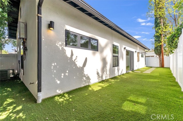 Detail Gallery Image 22 of 26 For 22716 Schoolcraft St, West Hills,  CA 91307 - 2 Beds | 2 Baths