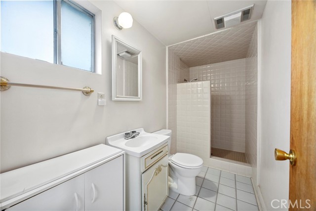 Detail Gallery Image 31 of 42 For 240 S Real, Bakersfield,  CA 93309 - 3 Beds | 2 Baths