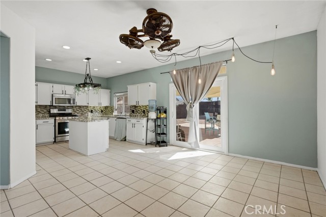 Detail Gallery Image 8 of 27 For 1853 Rue Chablis, San Jacinto,  CA 92583 - 4 Beds | 2 Baths