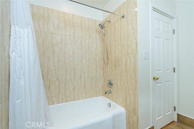 Detail Gallery Image 33 of 58 For 2111 N Verdugo, Glendale,  CA 91208 - 2 Beds | 2 Baths