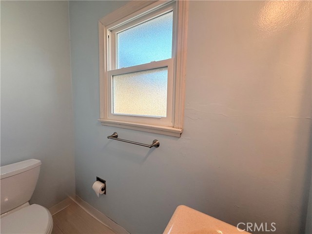 Detail Gallery Image 10 of 19 For 10926 Ruffner Ave, Granada Hills,  CA 91344 - 3 Beds | 1/1 Baths