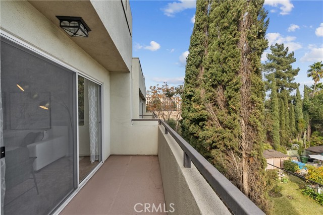 Detail Gallery Image 14 of 18 For 4702 Fulton Ave #304,  Sherman Oaks,  CA 91423 - 2 Beds | 2 Baths